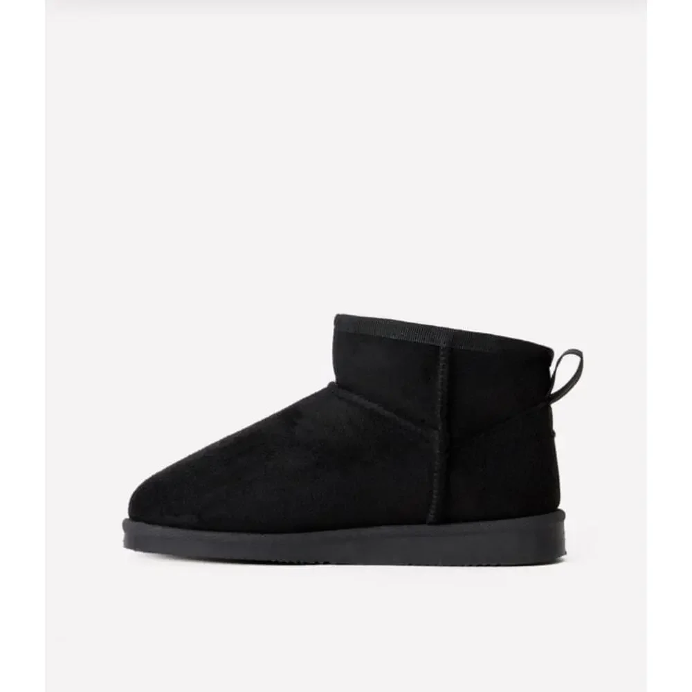 FabKids Black Faux Suede Pull-On Toddler Booties - Size 9